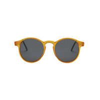Laranja com Lentes Pretas