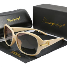 Carregar imagem no visualizador da galeria, Óculos de Sol Feminino Vintage
